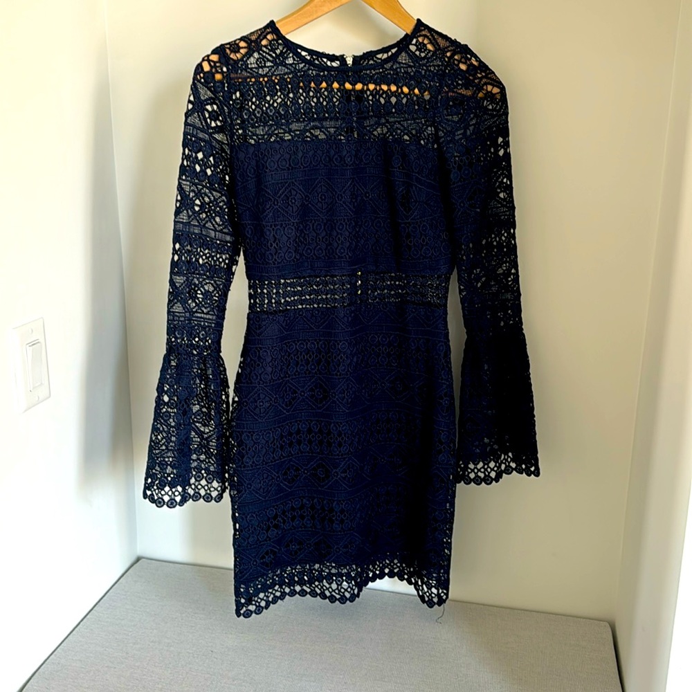 NWOT VICI navy blue lace bell sleeve dress with silver zipper size small.